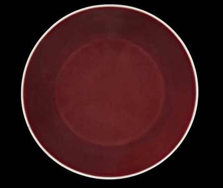 明代宣德年间的红色瓷盘