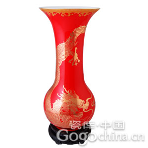 描金富贵金龙巴拿马中国红瓷花瓶