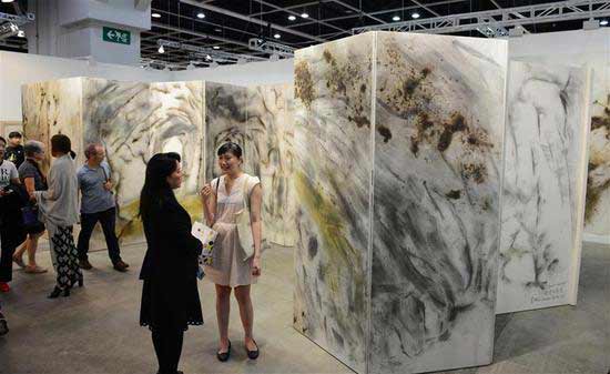 34个国家和地区艺廊展品亮相香港(图)