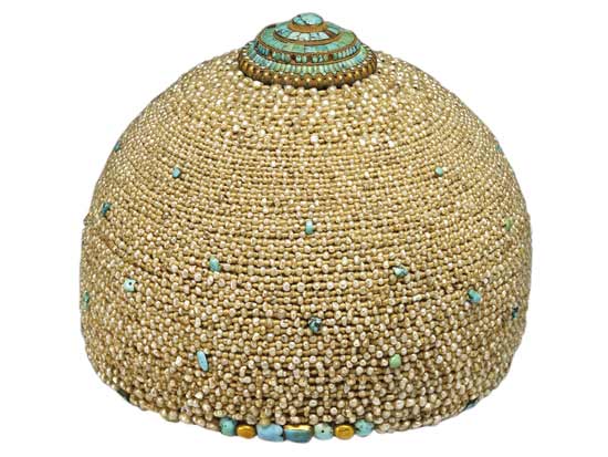 图8 嵌松石珍珠帽，西藏作品