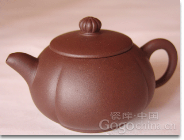 紫砂壶在中国有着广泛的群众基础，其作为收藏品的行情日