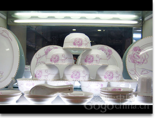 景德镇高档骨瓷56头红粉玫瑰系列餐具