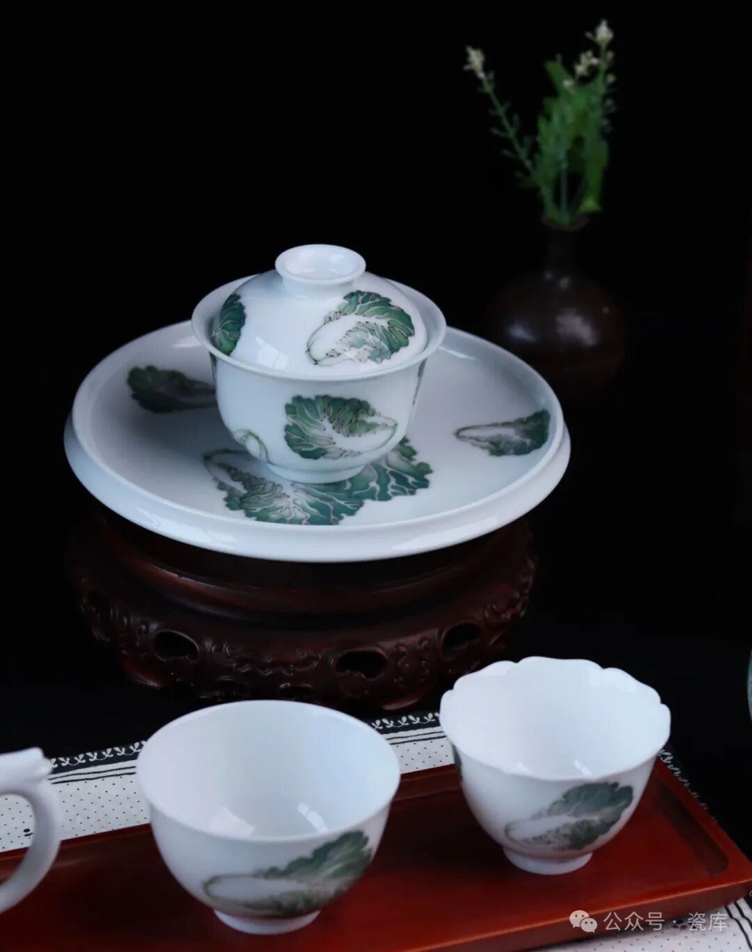 百财聚来·釉下五彩白菜茶具赋